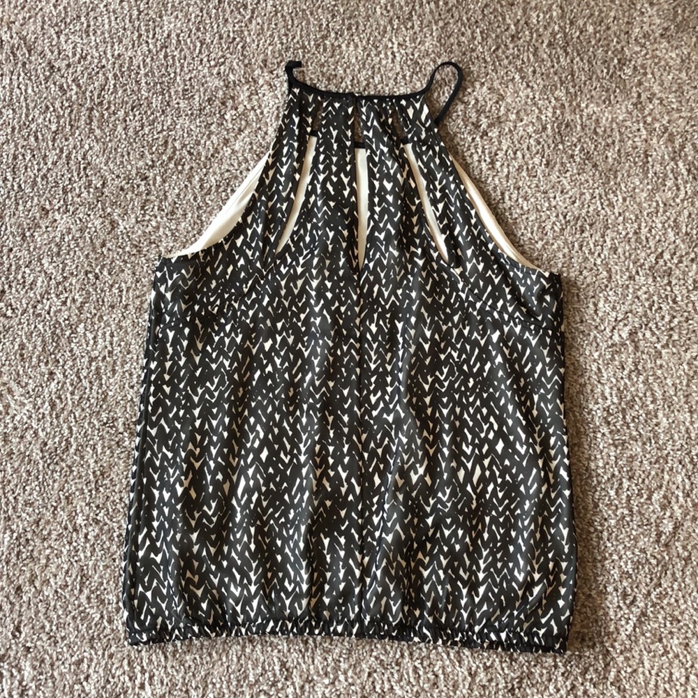 Express Tank Top - Picture 2 of 4